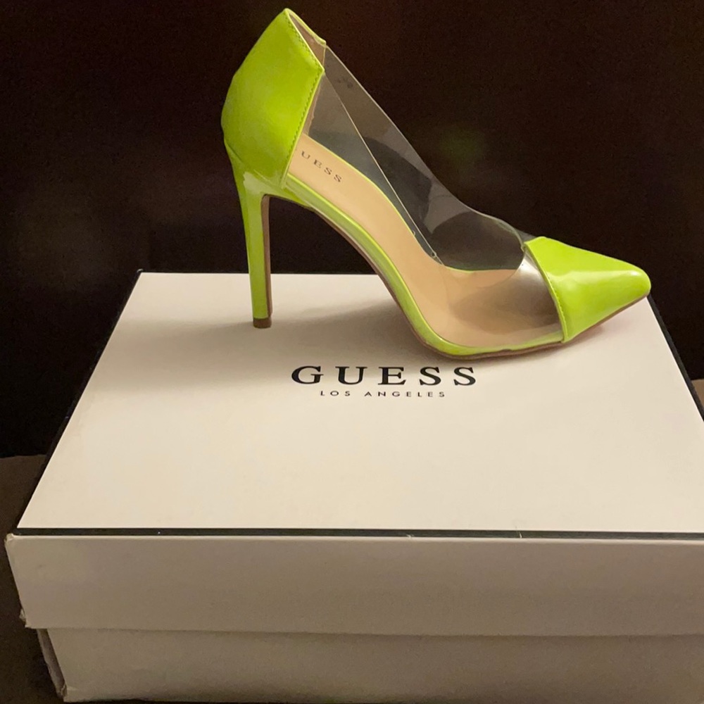 GUESS NEÓN GREEN PUMPS
